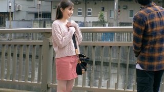 Sakura 3 pierced the slender body of cute