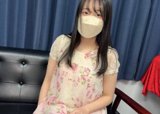 *Completely Amateur 18 Years Old* I’ll Teach The Japanese Way To The Cute Baby-Faced Nguyen From Vietnam. She’s Very Shy And Has The Best Reaction.