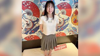 [First Shoot / Sudden Rush] A 19-Year-Old Professional Aspiring Pastry Chef. She Has Little Experience And A Shining Fair-Skinned Beauty With Big Breasts. Her Emotions Explode When She Is Stimulated By A Big Dick For The First Time. Poured Deep Into Her Tight Vagina